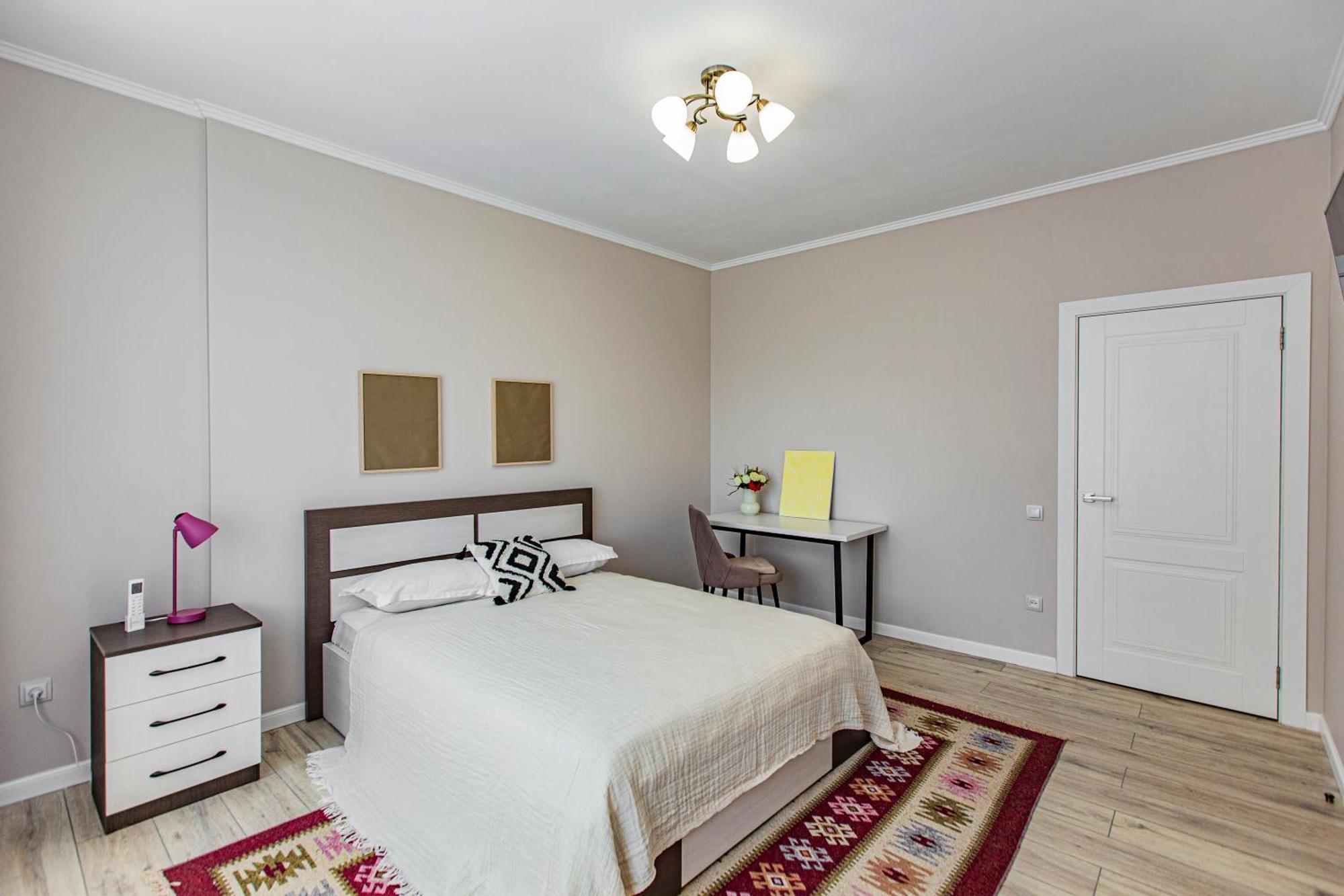 2 Room Apartment In The Center Алматы Экстерьер фото